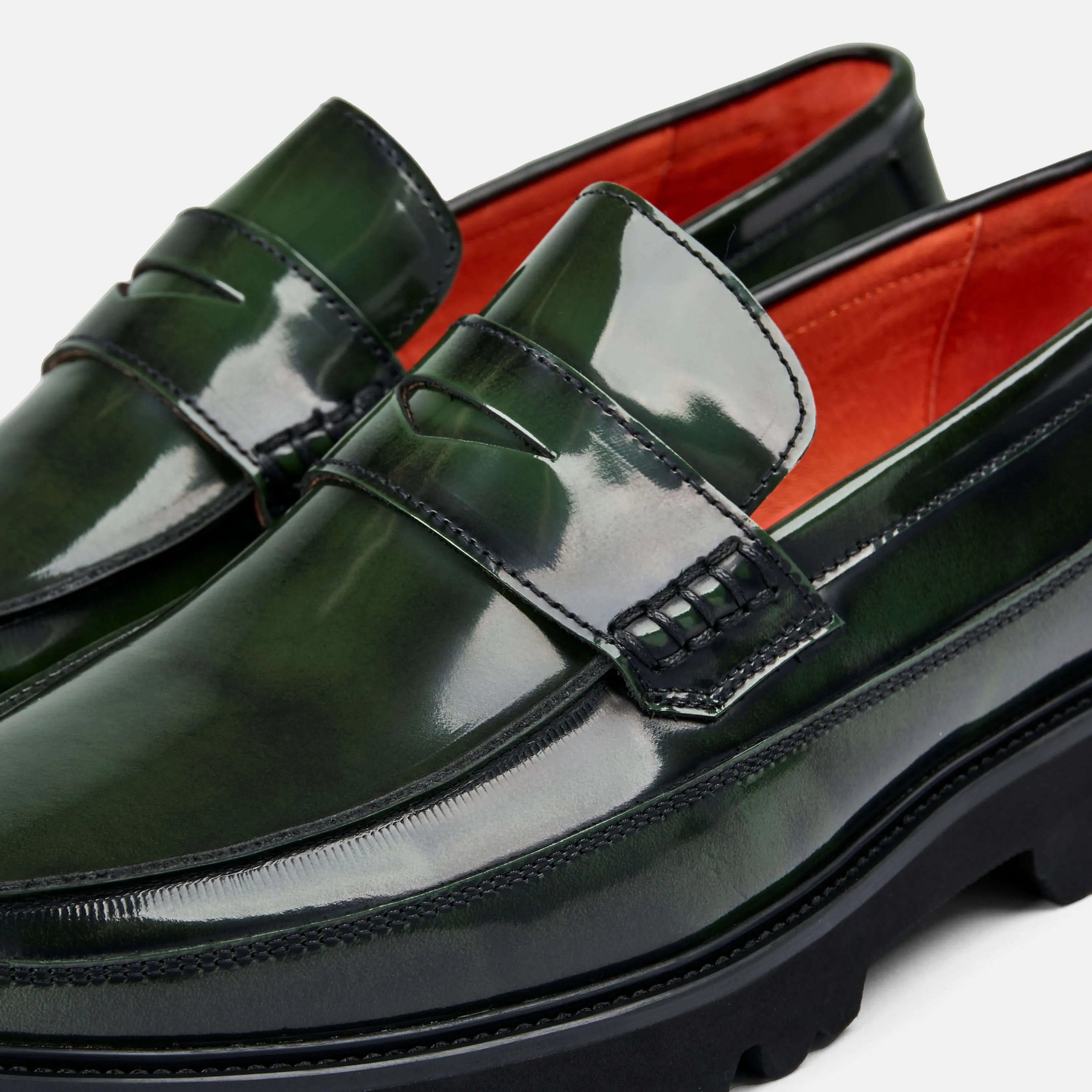 Adler Dunkelgrüne Lackleder-Penny-Loafer