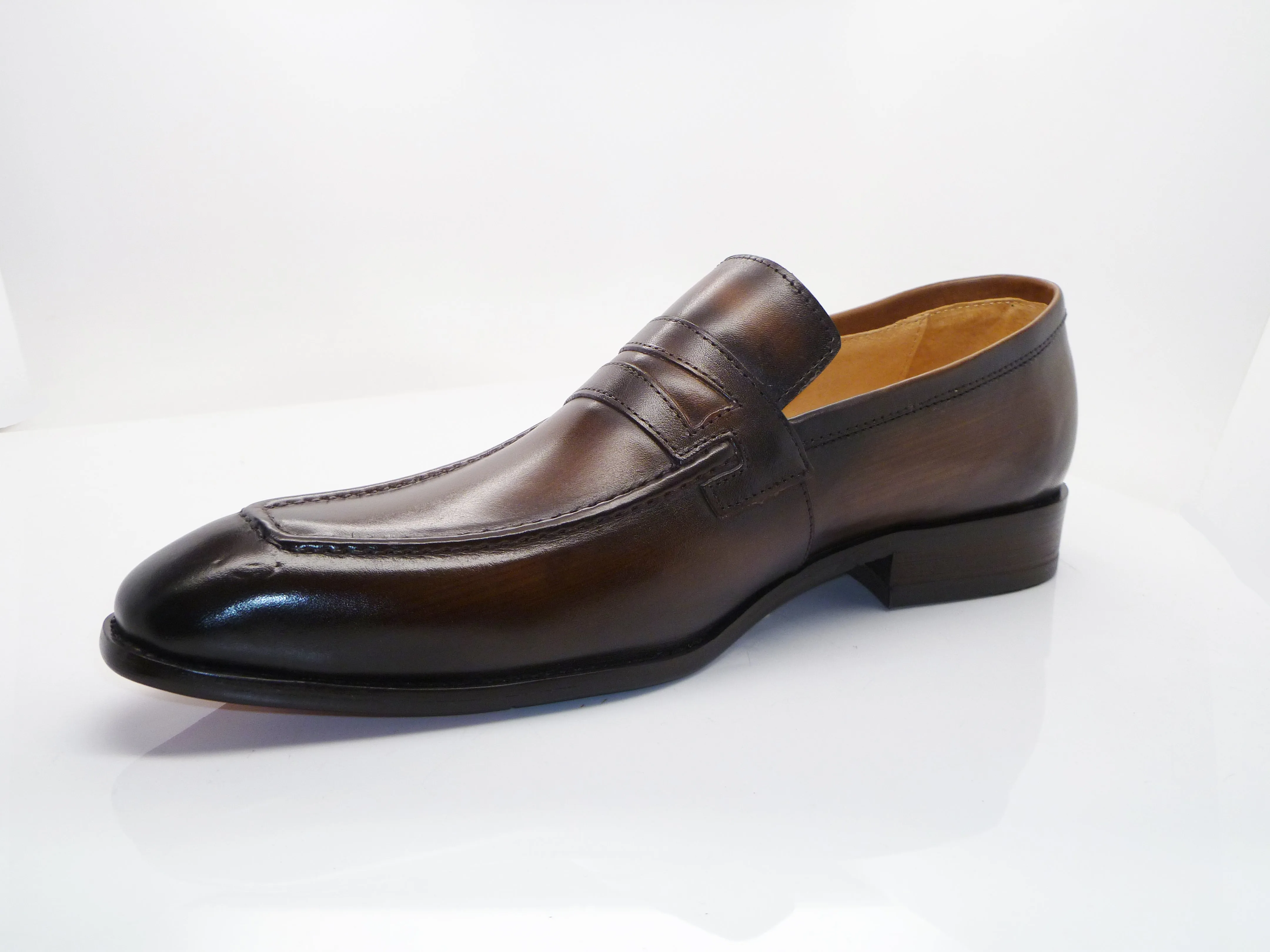 Schlupf-Penny-Loafer aus Kalbsleder in Kastanienbraun