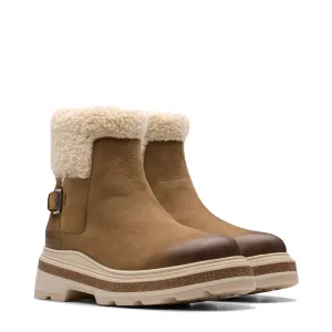 Clarks Damen Hencroft Madi gefütterte wasserdichte Seitenschlupf-Stiefel in Dunkelsand