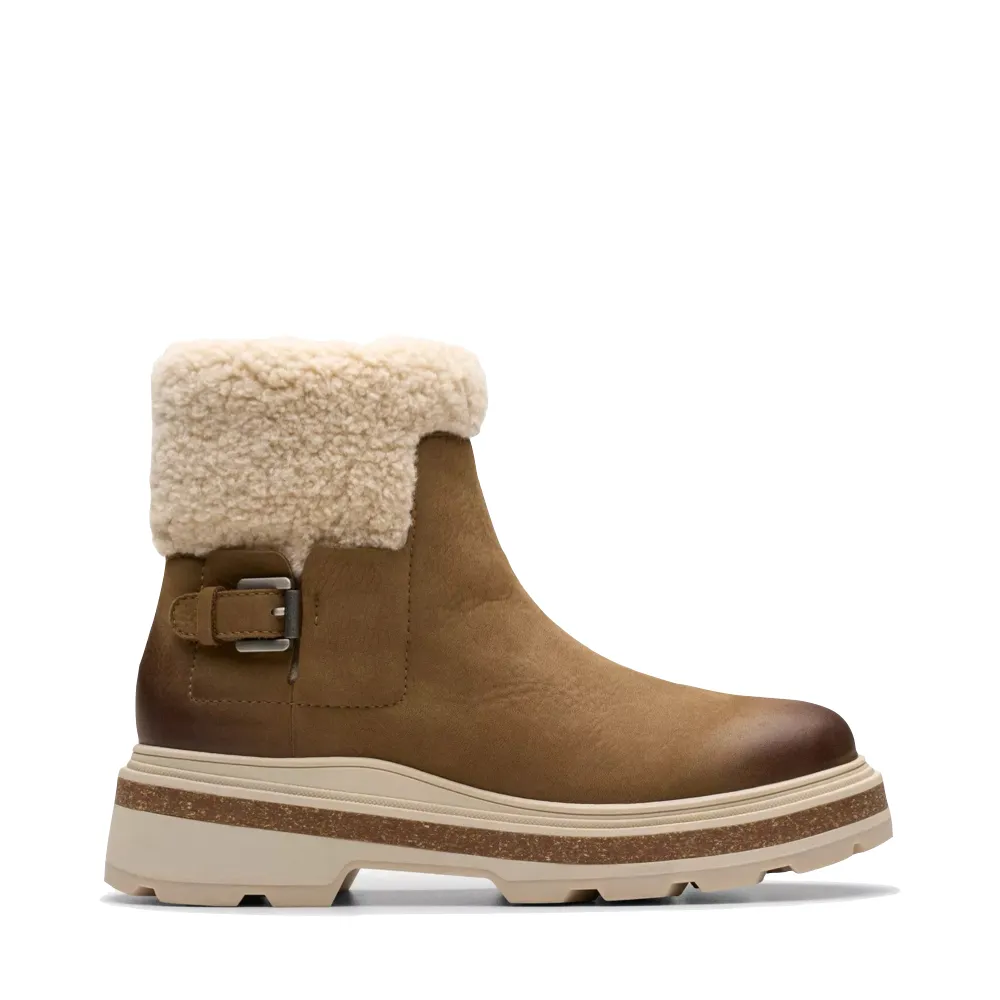 Clarks Damen Hencroft Madi gefütterte wasserdichte Seitenschlupf-Stiefel in Dunkelsand
