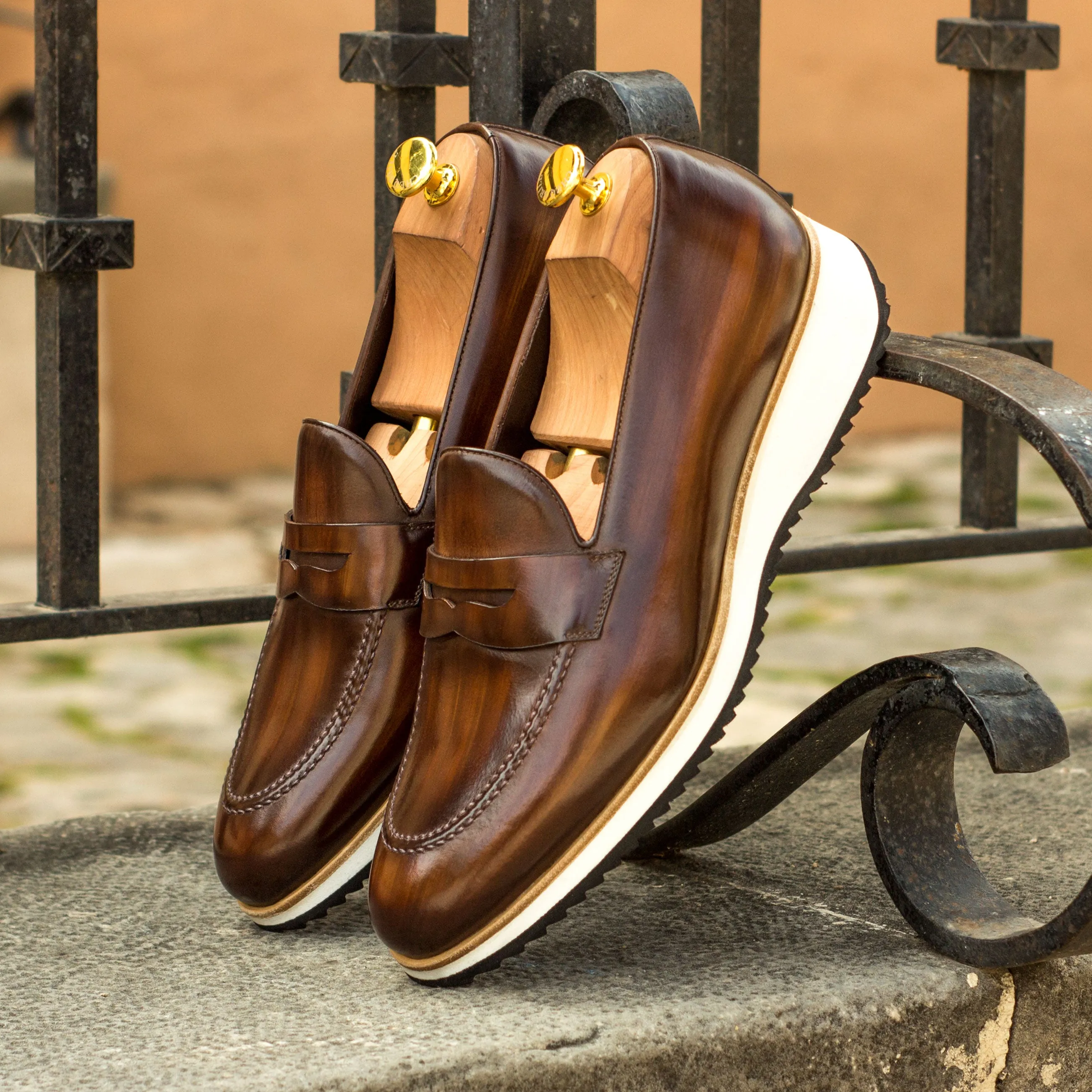 Dapperfam Schuhe DapperFam Luciano in Braun Herren-Handbemalte Patina-Loafer