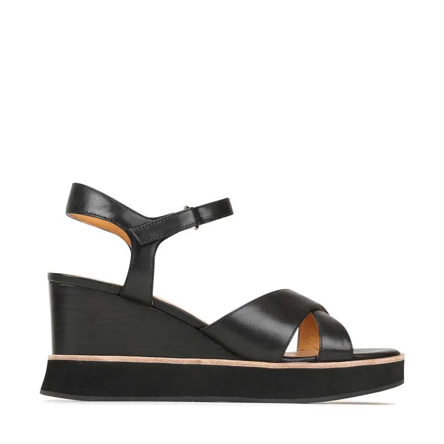 JUN LEDER KEILABSÄTZE SANDALEN