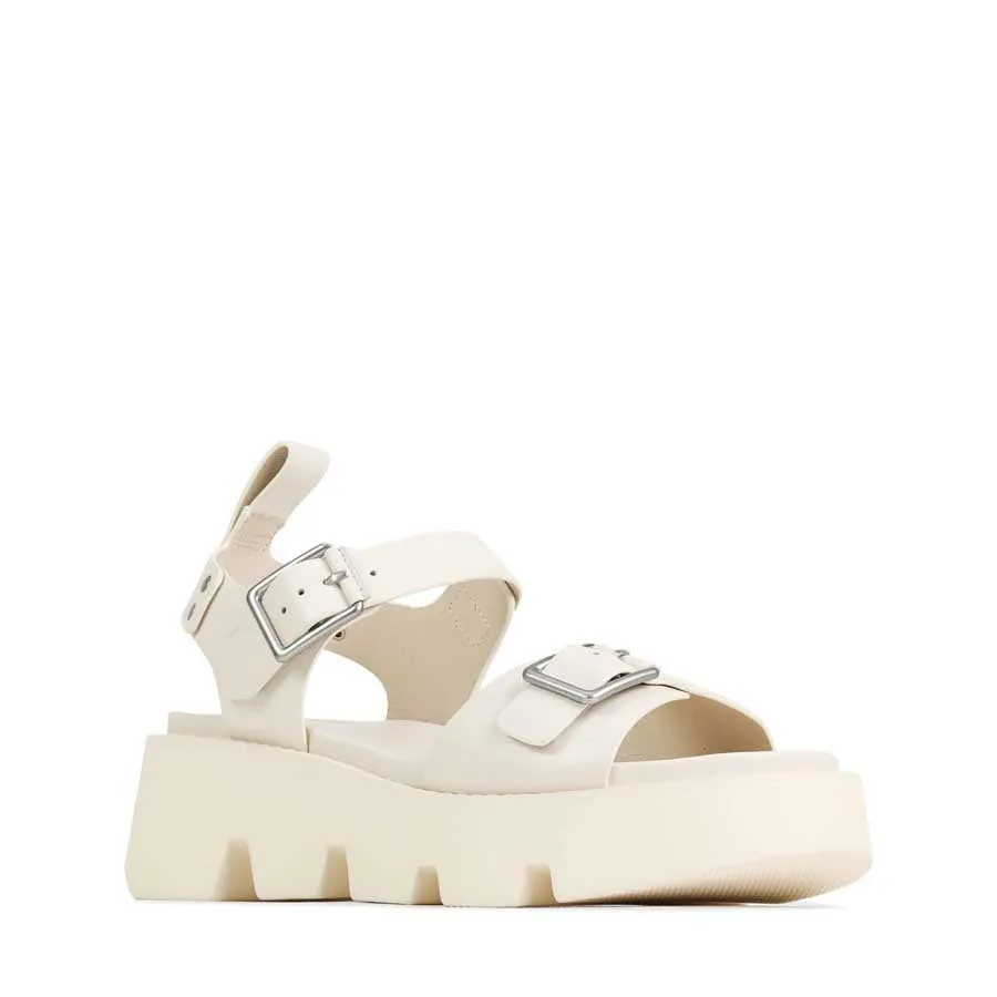 KAIRA LEDER PLATTFORM SANDALEN