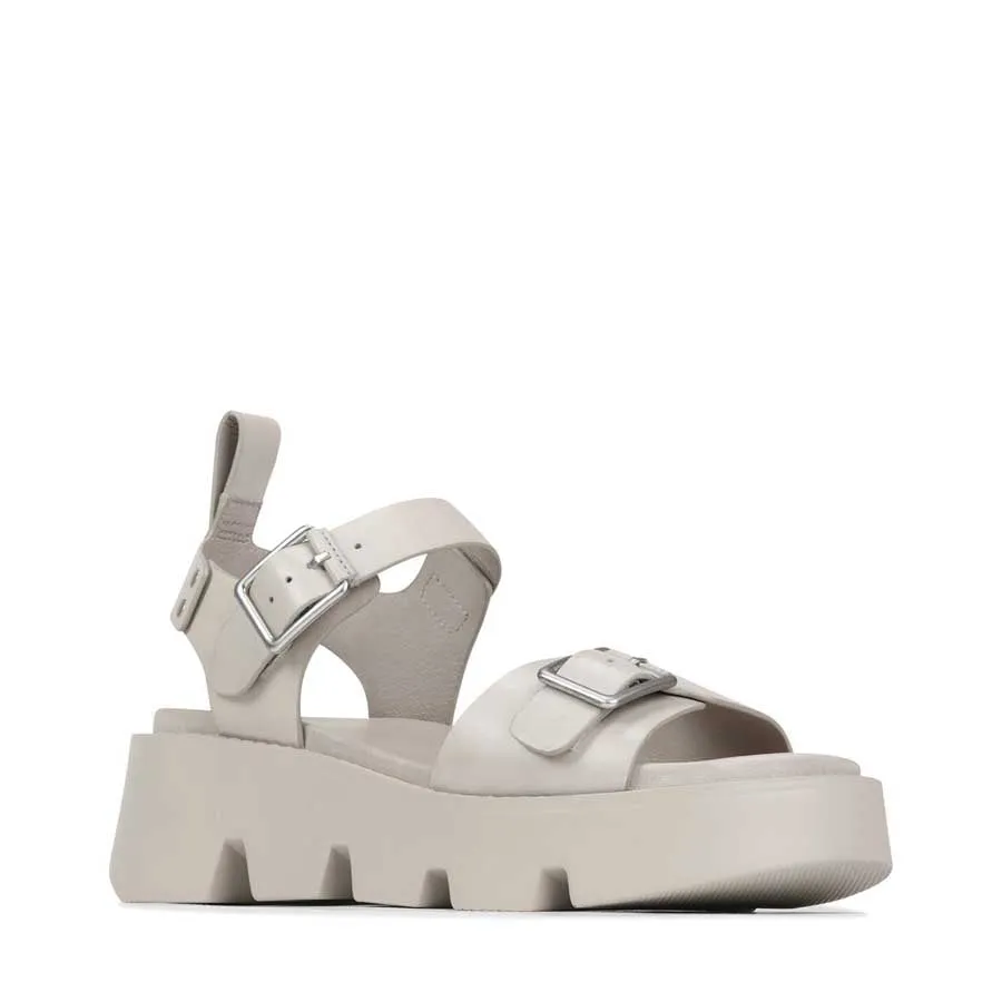 KAIRA LEDER PLATTFORM SANDALEN
