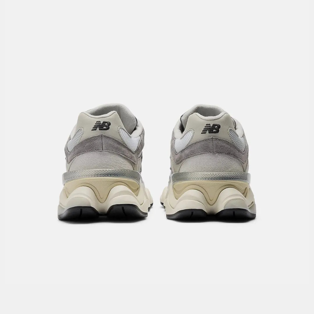 New Balance 9060 Regenwolke & Castlerock Weiß
