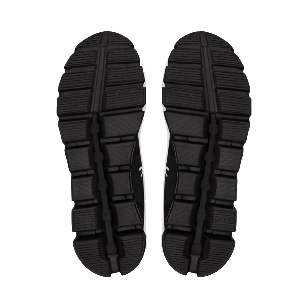 On Men's Cloud 5 wasserdichte Sneaker in komplett Schwarz