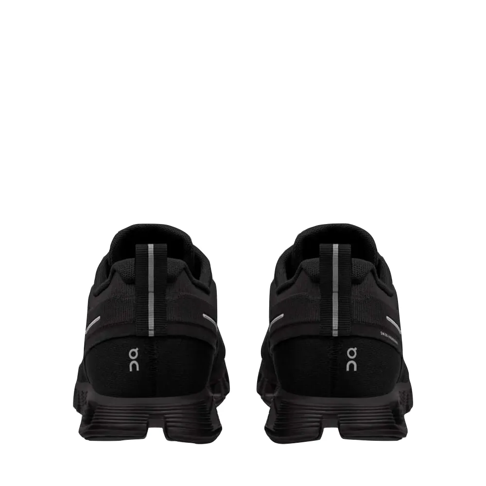 On Women's Cloud 5 wasserdichte Sneaker in komplettem Schwarz