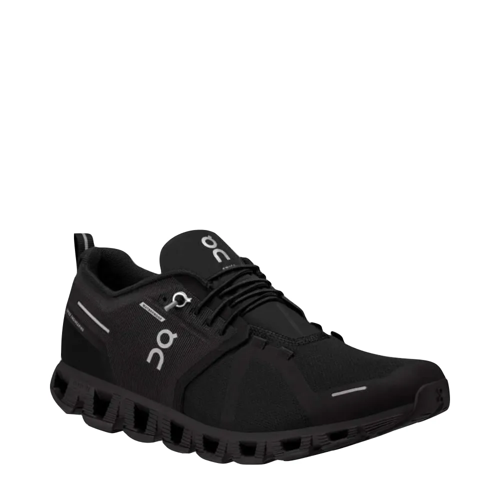 On Women's Cloud 5 wasserdichte Sneaker in komplettem Schwarz