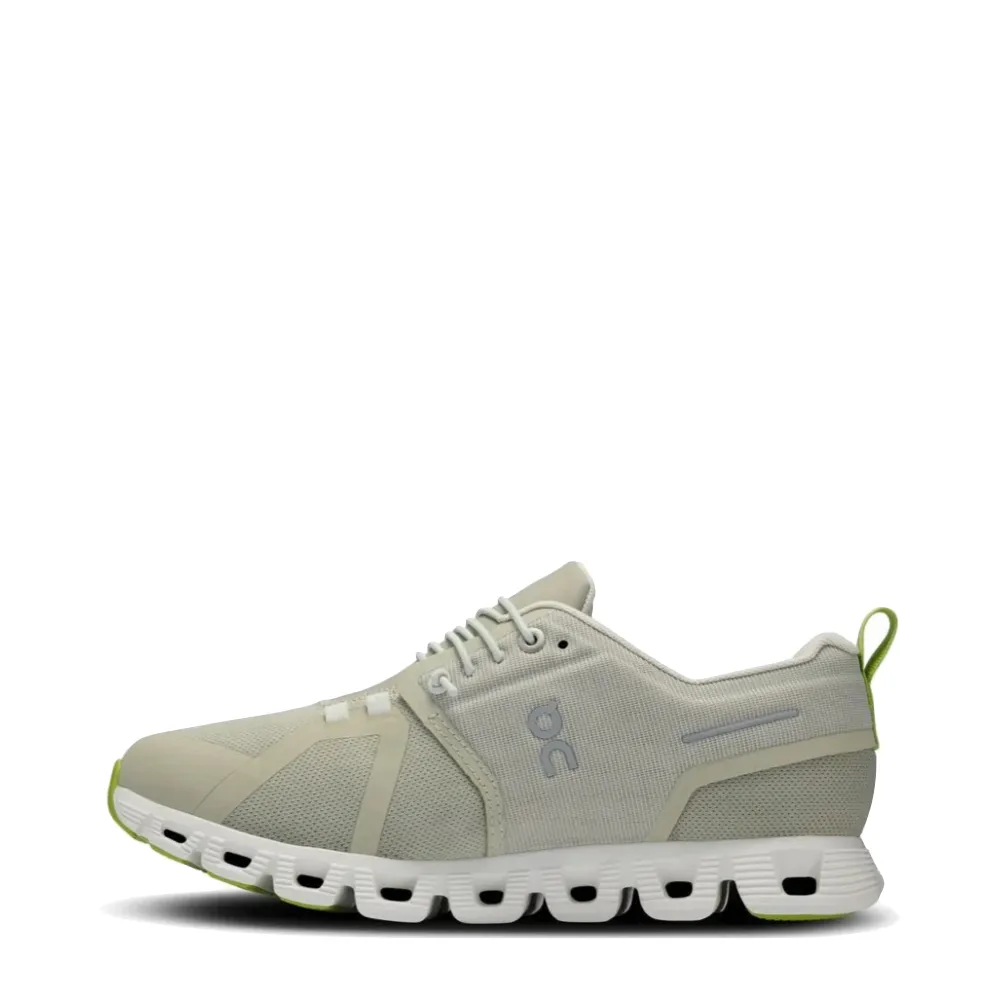 On Women's Cloud 5 wasserdichter Sneaker in Kreide/Eis