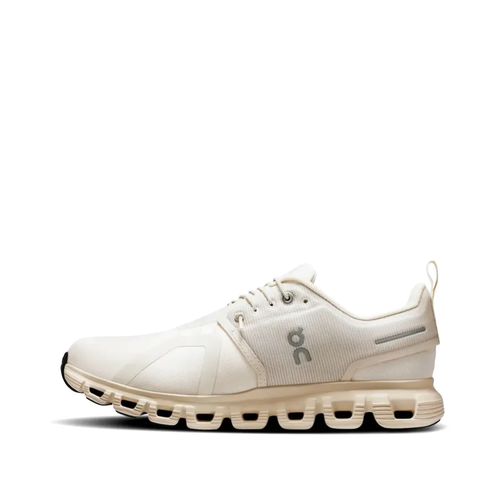 On Women's Cloud 6 wasserdichter Sneaker in Perlmutt/Creme