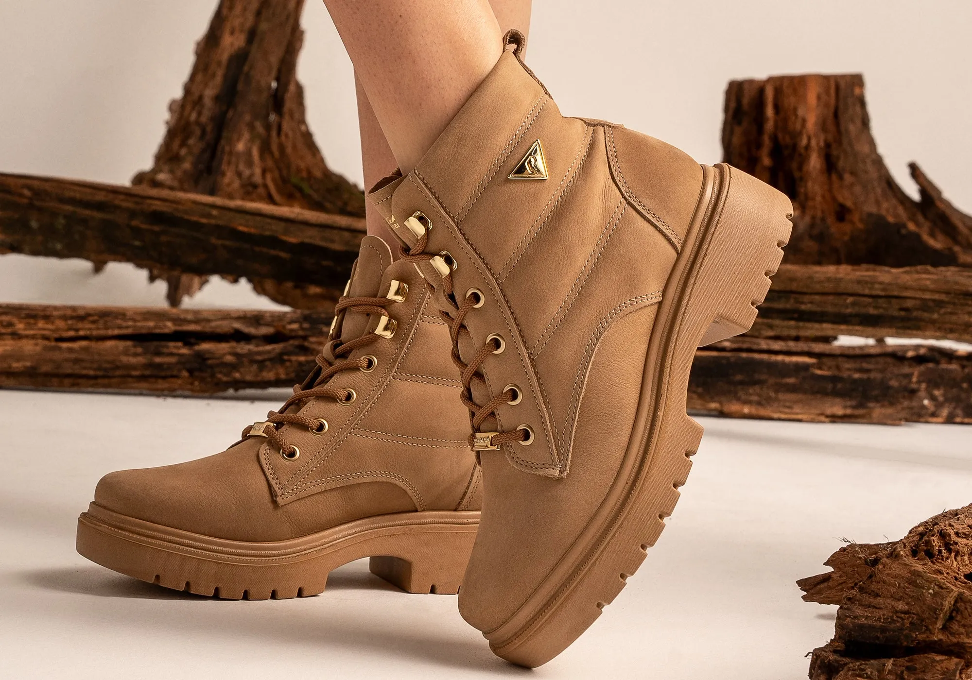 Pegada Continue Damen Brasilianische Leder Plateau-Stiefeletten Pegada Schuhe