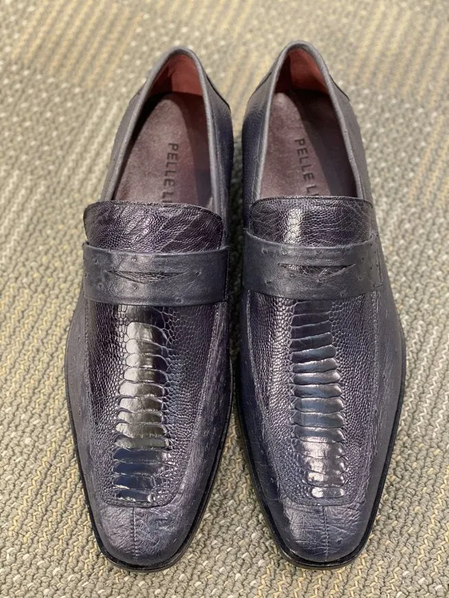 Pelle Exotics Slip-On Penny Loafer aus Straußenleder in Grau