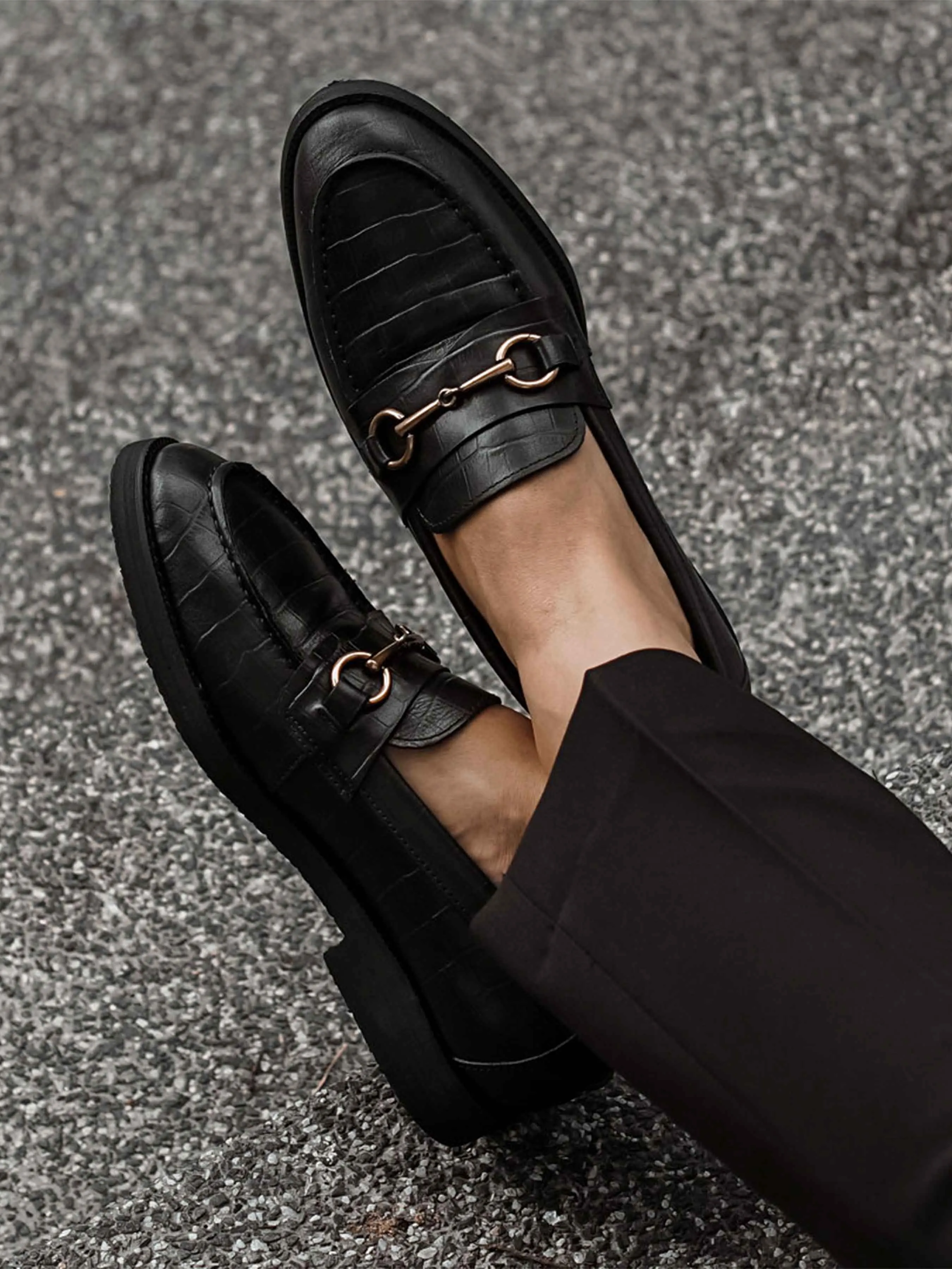 Penny Loafer mit Pferdebit-Verschluss - Schwarzes Krokodilleder (Crepe-Sohle)