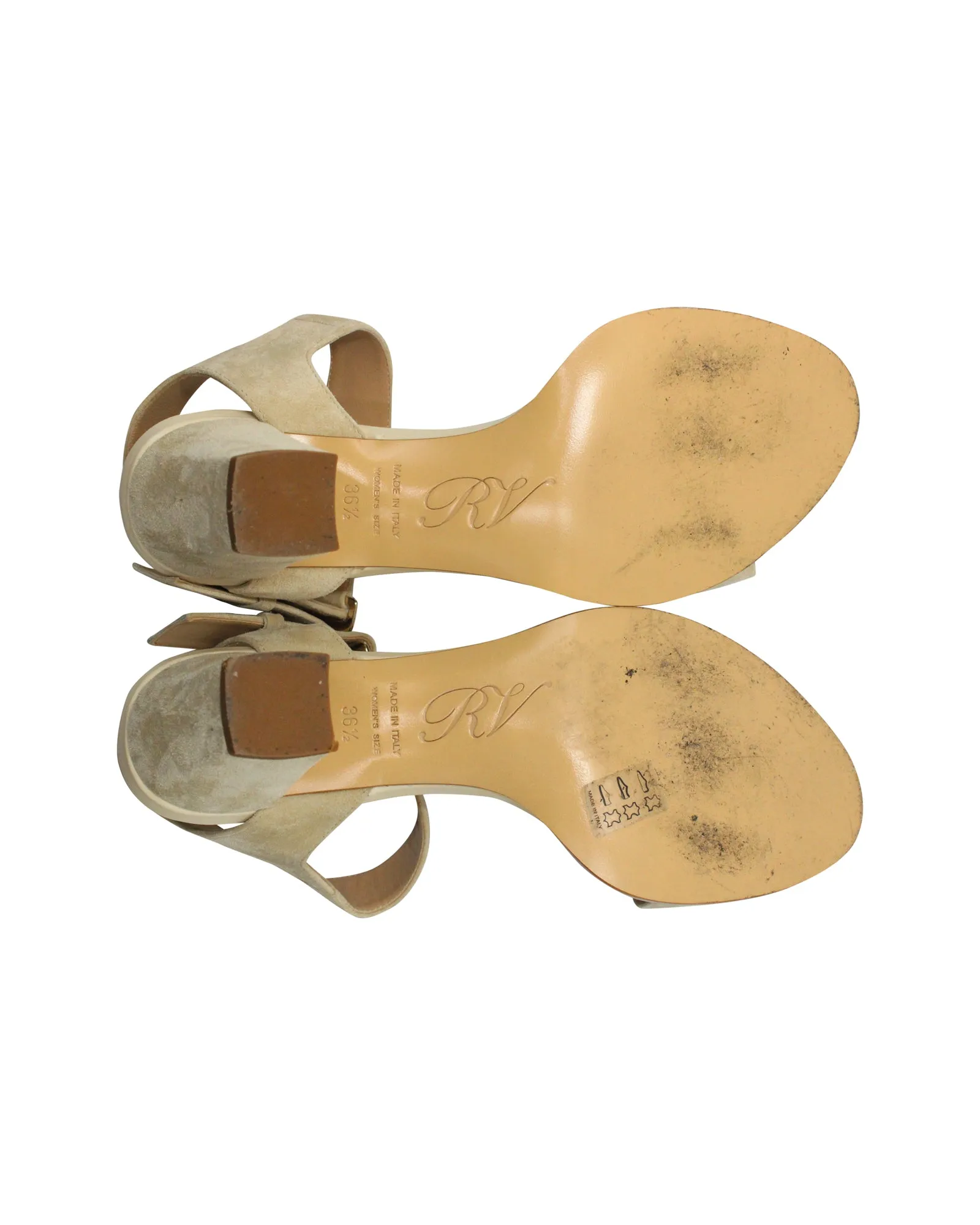 Roger Vivier Riemchensandalette mit Schnallenverschluss in Beige Wildleder