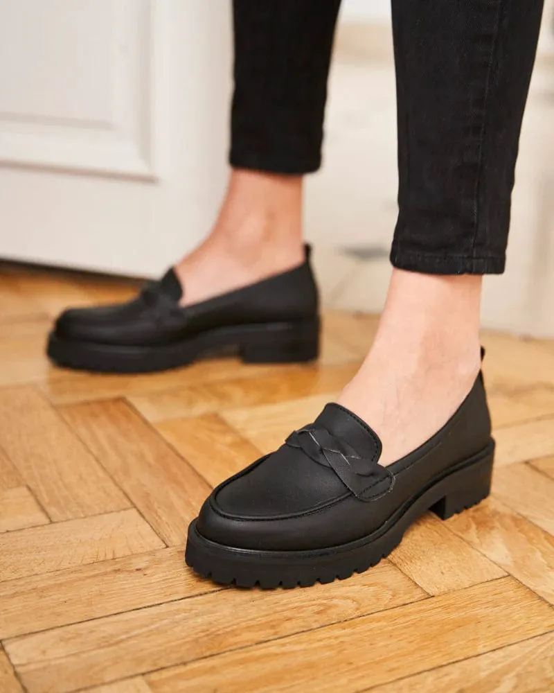 Spell Recycelte Getreide-Leder Vegane Loafers | Schwarz