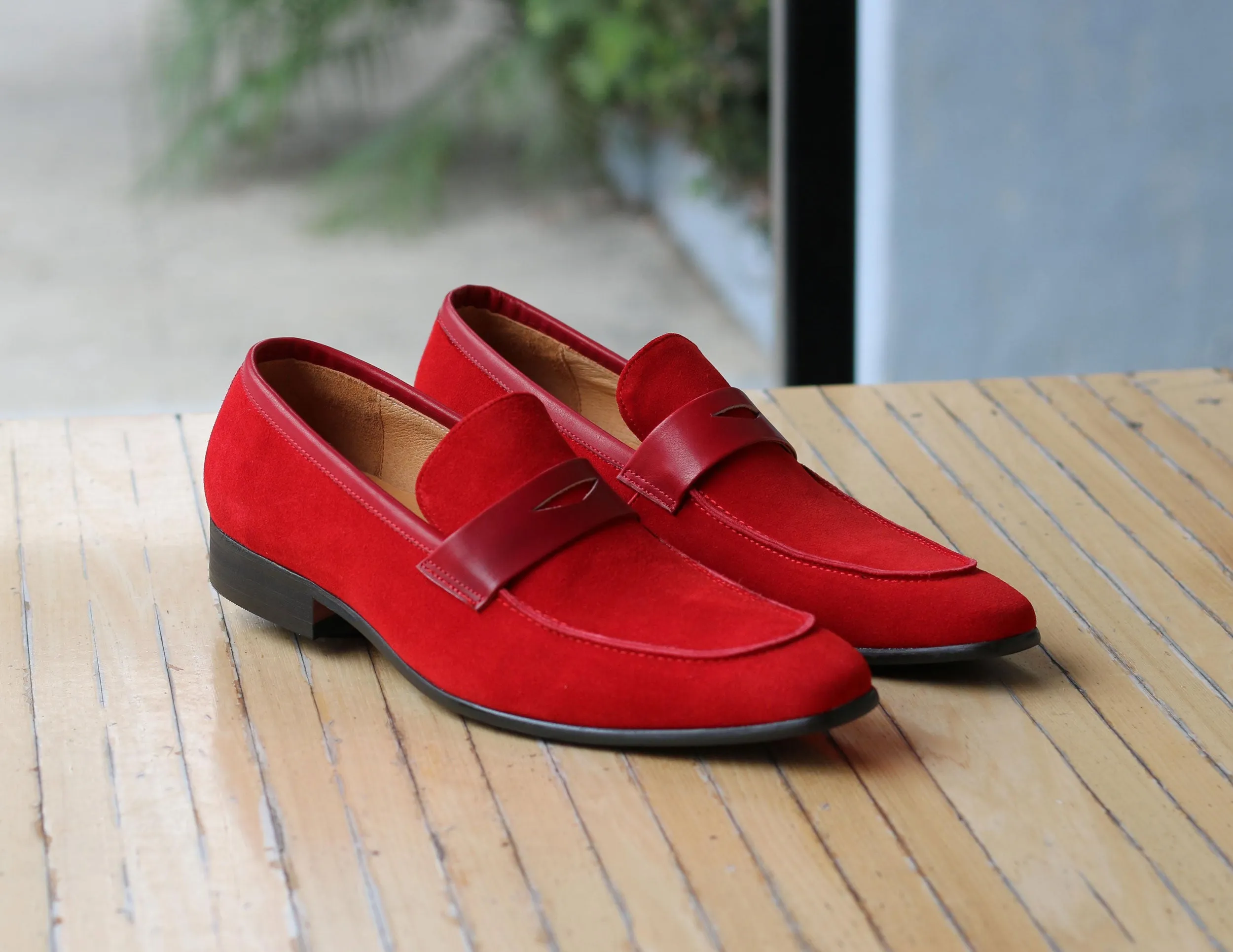 Stylischer Wildleder-Penny-Loafer in Rot