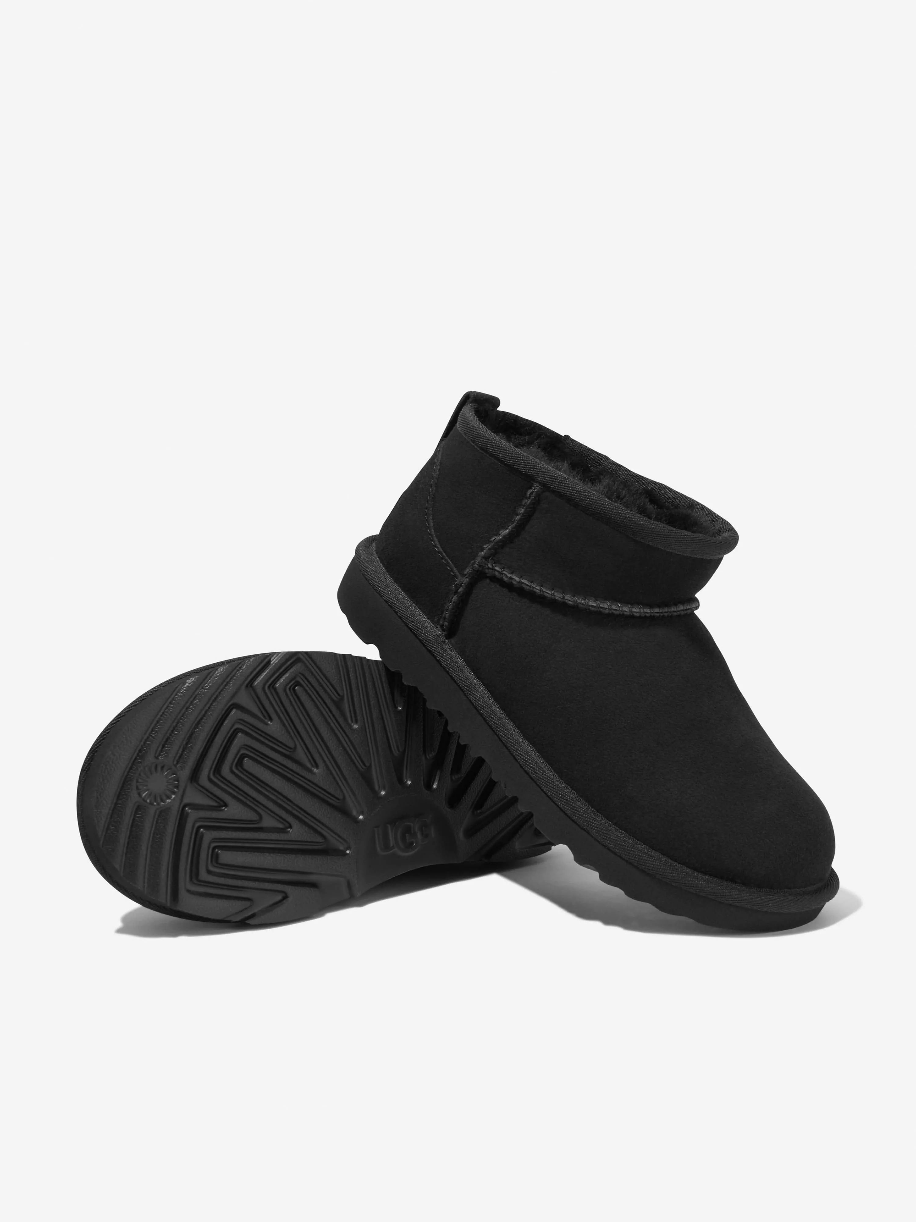 UGG Kids Classic Ultra Mini Stiefel in Schwarz