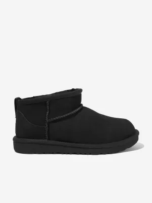 UGG Kids Classic Ultra Mini Stiefel in Schwarz