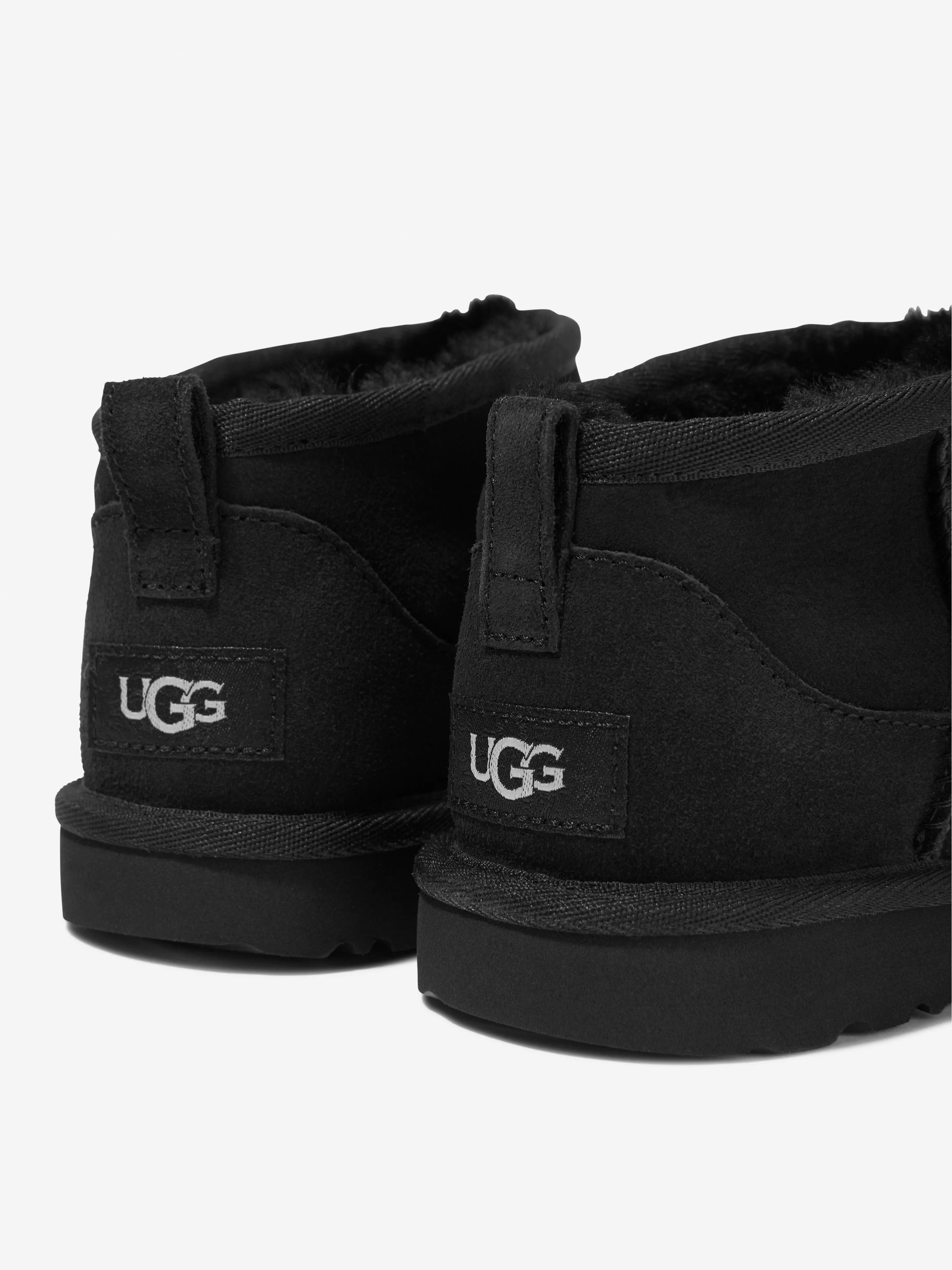 UGG Kids Classic Ultra Mini Stiefel in Schwarz