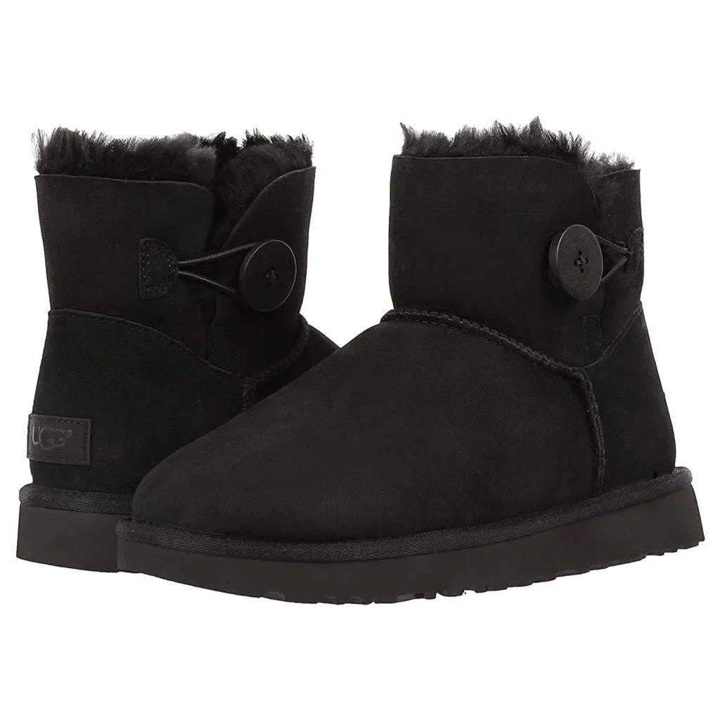 Ugg Mini Bailey Button II Wildleder Schaffell Damen Winterstiefel