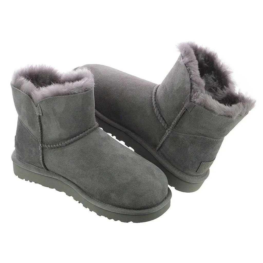 Ugg Mini Bailey Button II Wildleder Schaffell Damen Winterstiefel