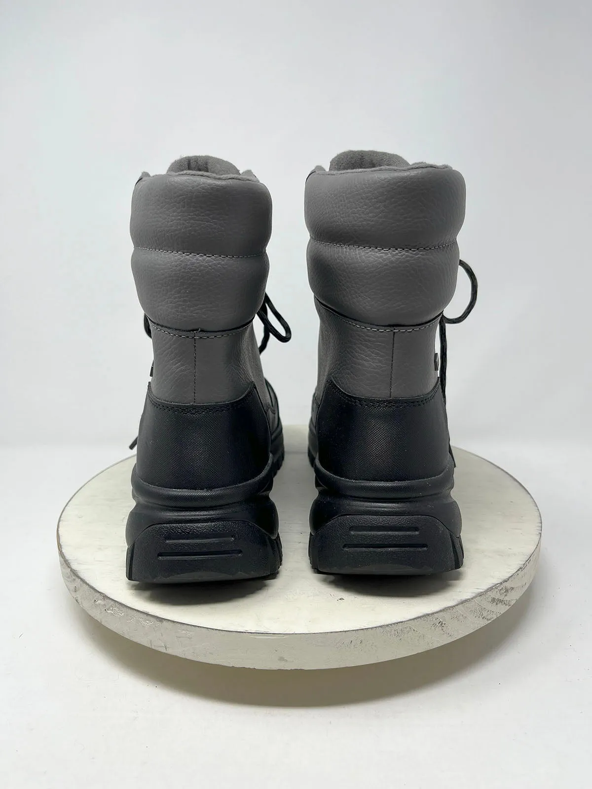 Ugg Größe 9 Graue & Schwarze Gestickte Winterstiefel NWOB