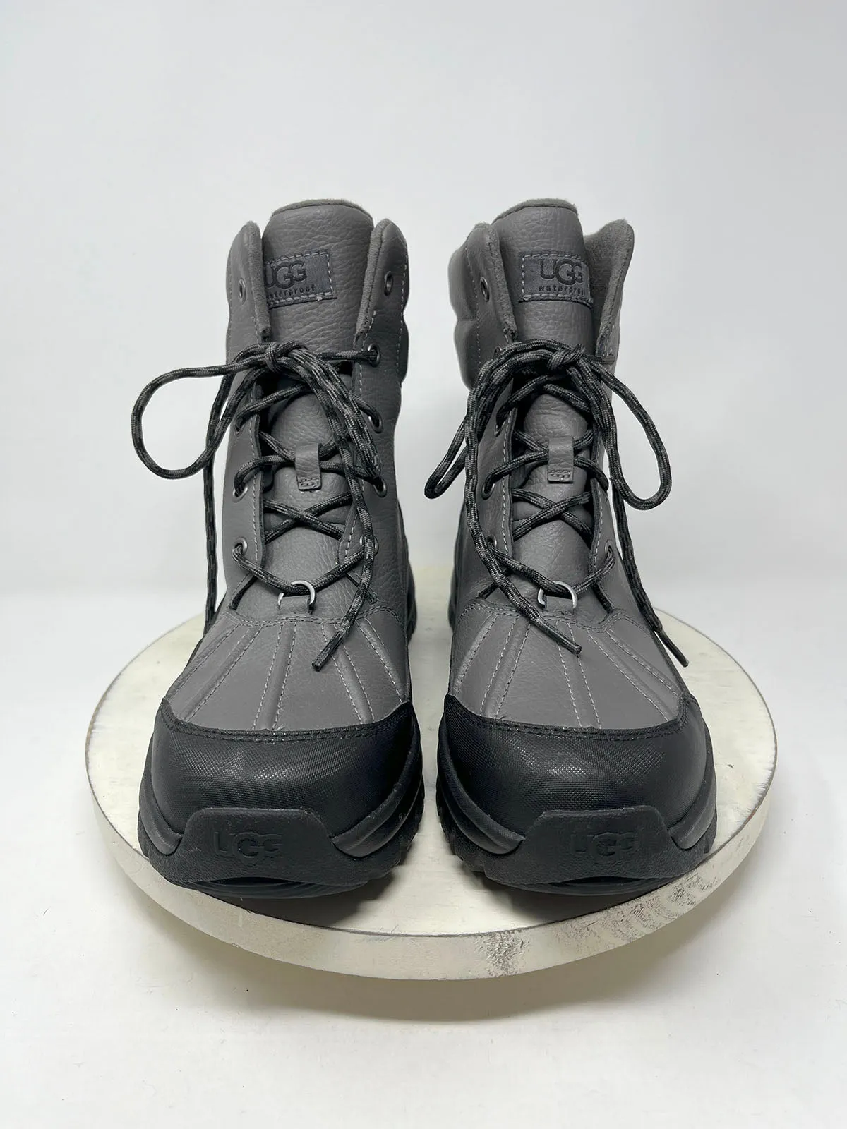 Ugg Größe 9 Graue & Schwarze Gestickte Winterstiefel NWOB