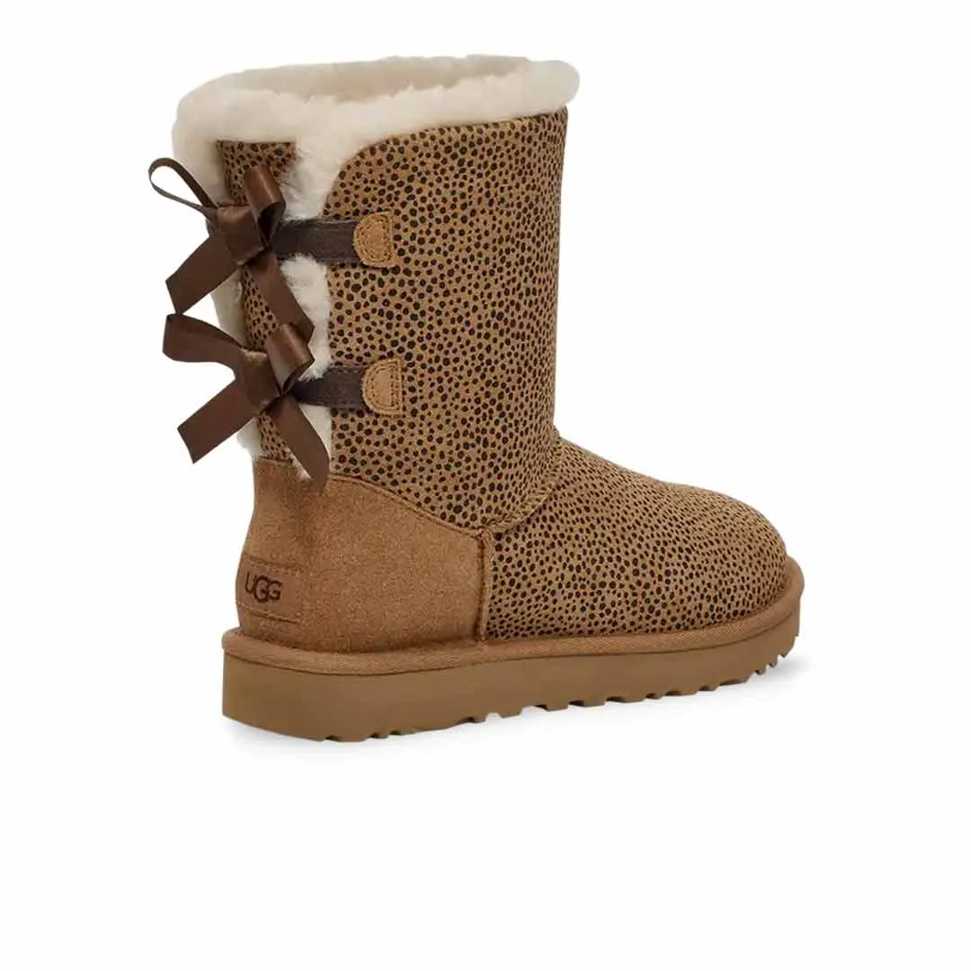 UGG® - Bailey Bow Mikro Cheetah Stiefel für Damen (1153525-CHE)