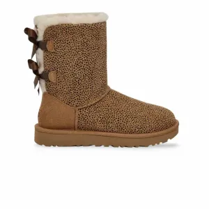 UGG® - Bailey Bow Mikro Cheetah Stiefel für Damen (1153525-CHE)
