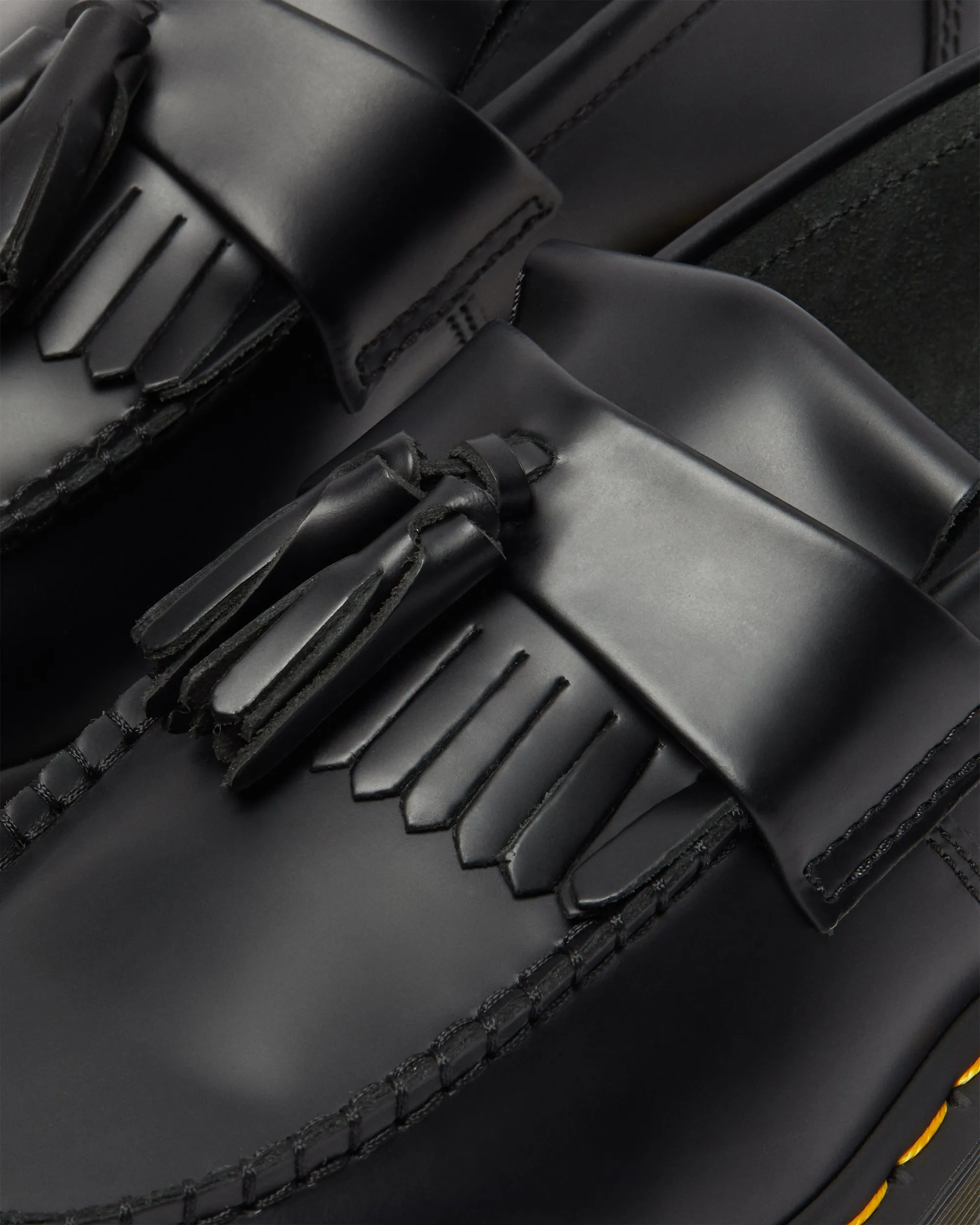 W Adrian Ys Quasten-Loafer aus schwarzem Leder